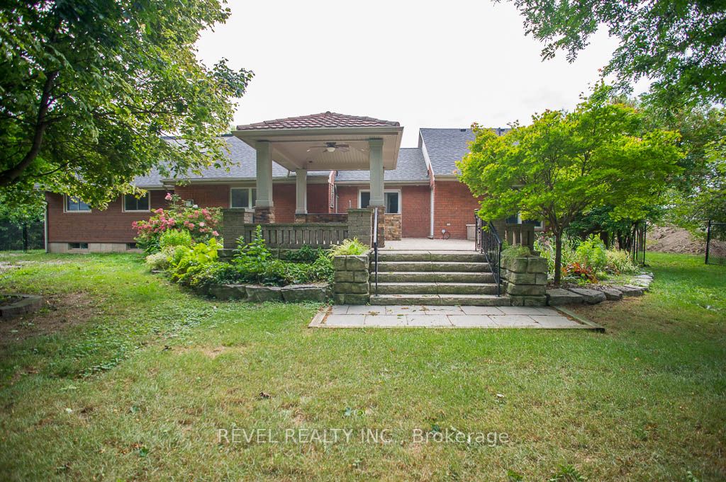 240 Johnson Rd