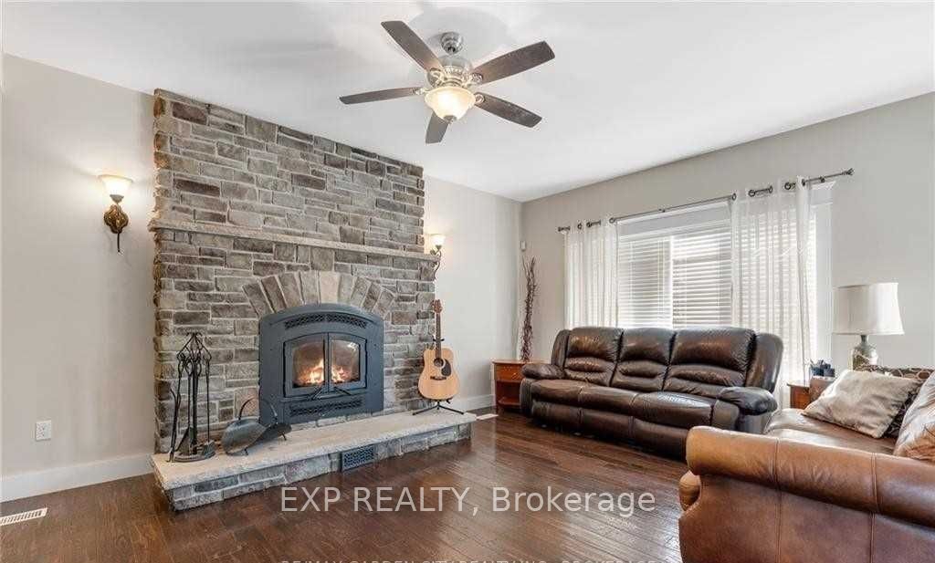 1527 Merrittville Highway