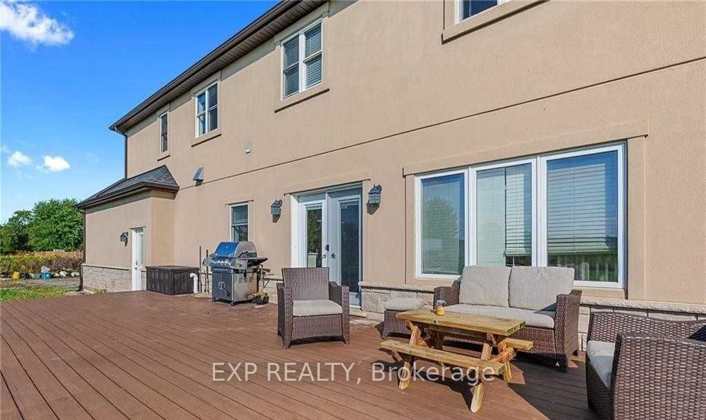 1527 Merrittville Highway