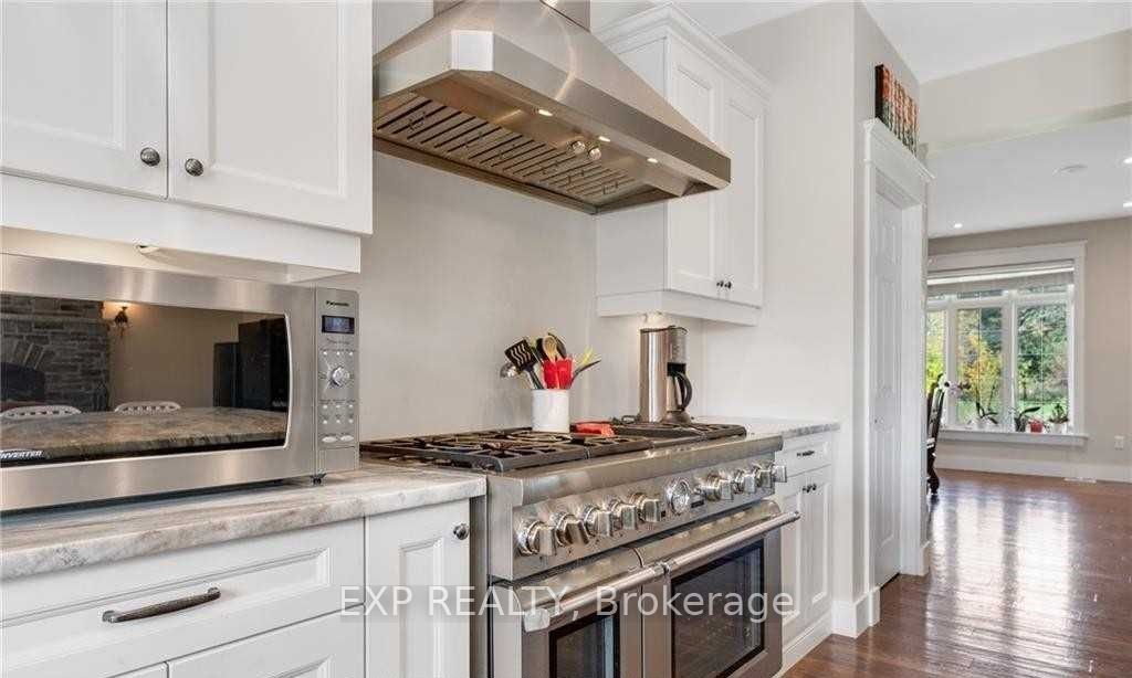 1527 Merrittville Highway