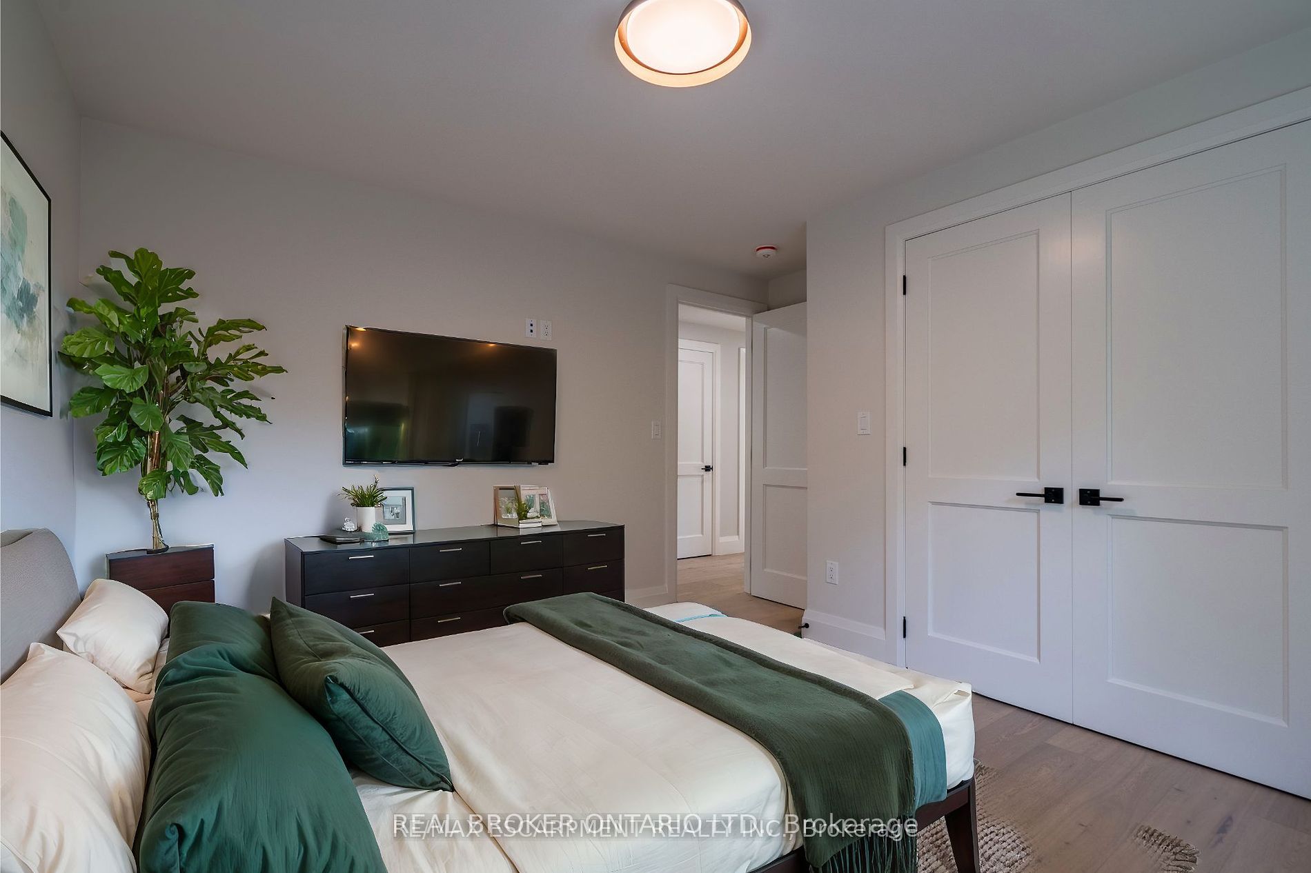 262 Robina Rd