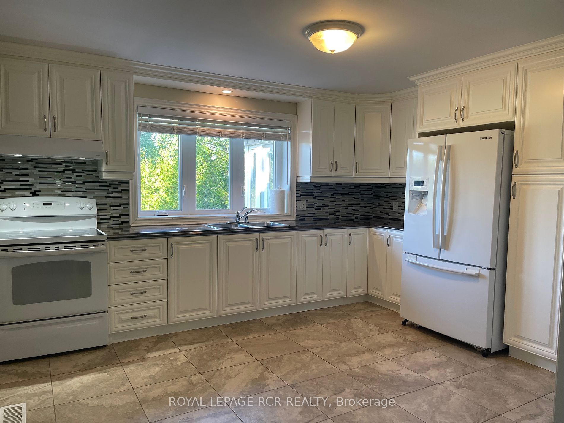 5680 Wellington Road 23