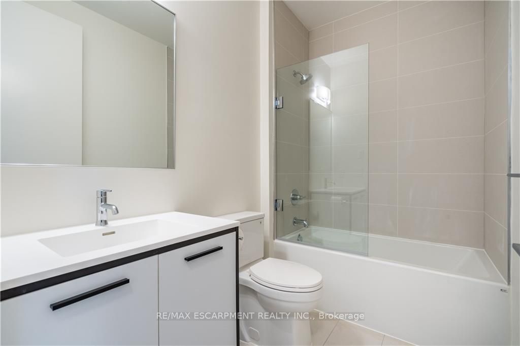 10 Windward Dr, #76