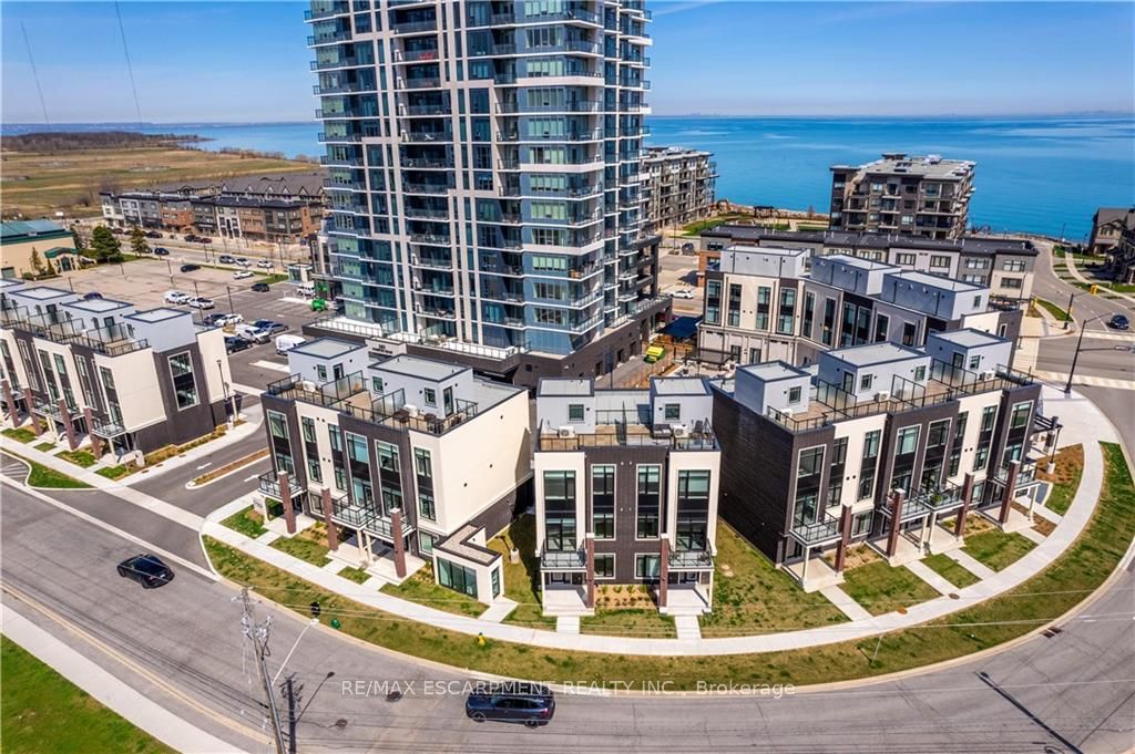 10 Windward Dr, #76