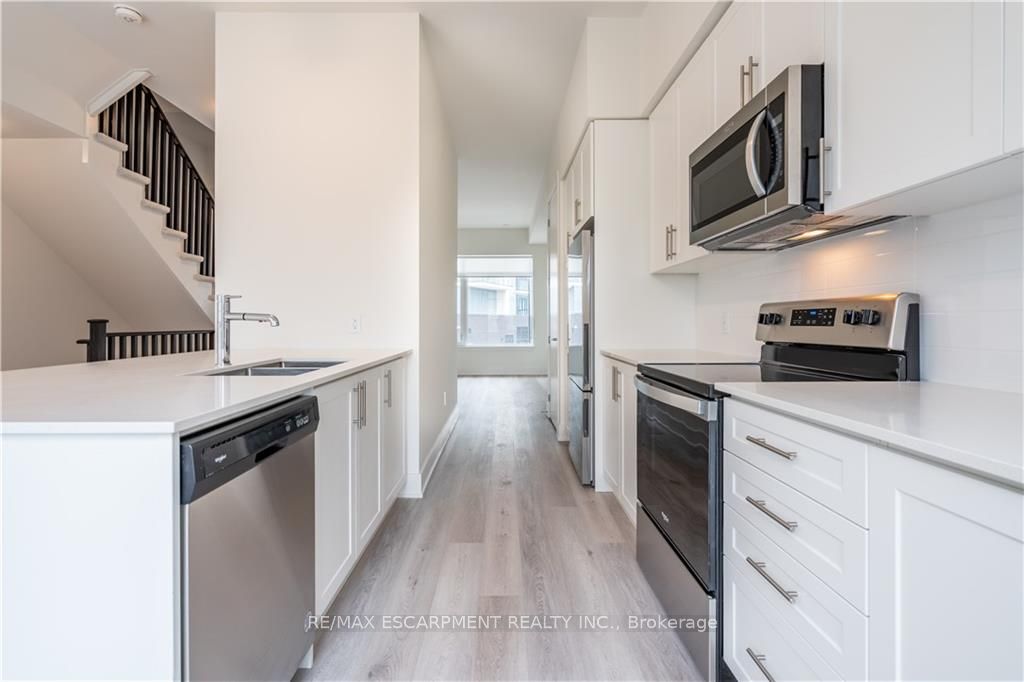 10 Windward Dr, #76