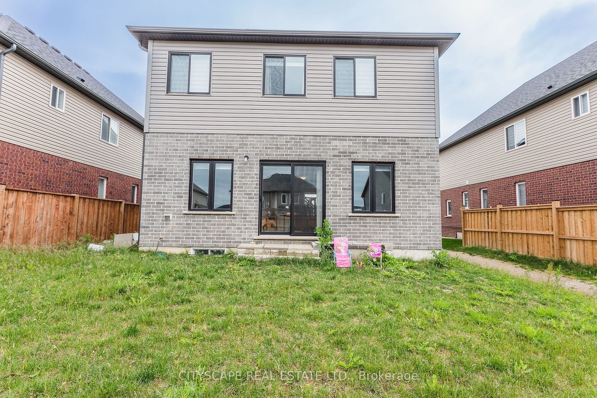 68 Davidson Dr