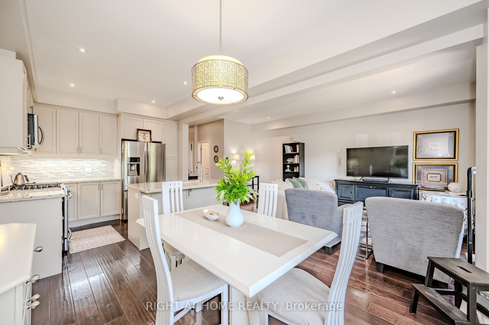 43 Kerman Avenue #9