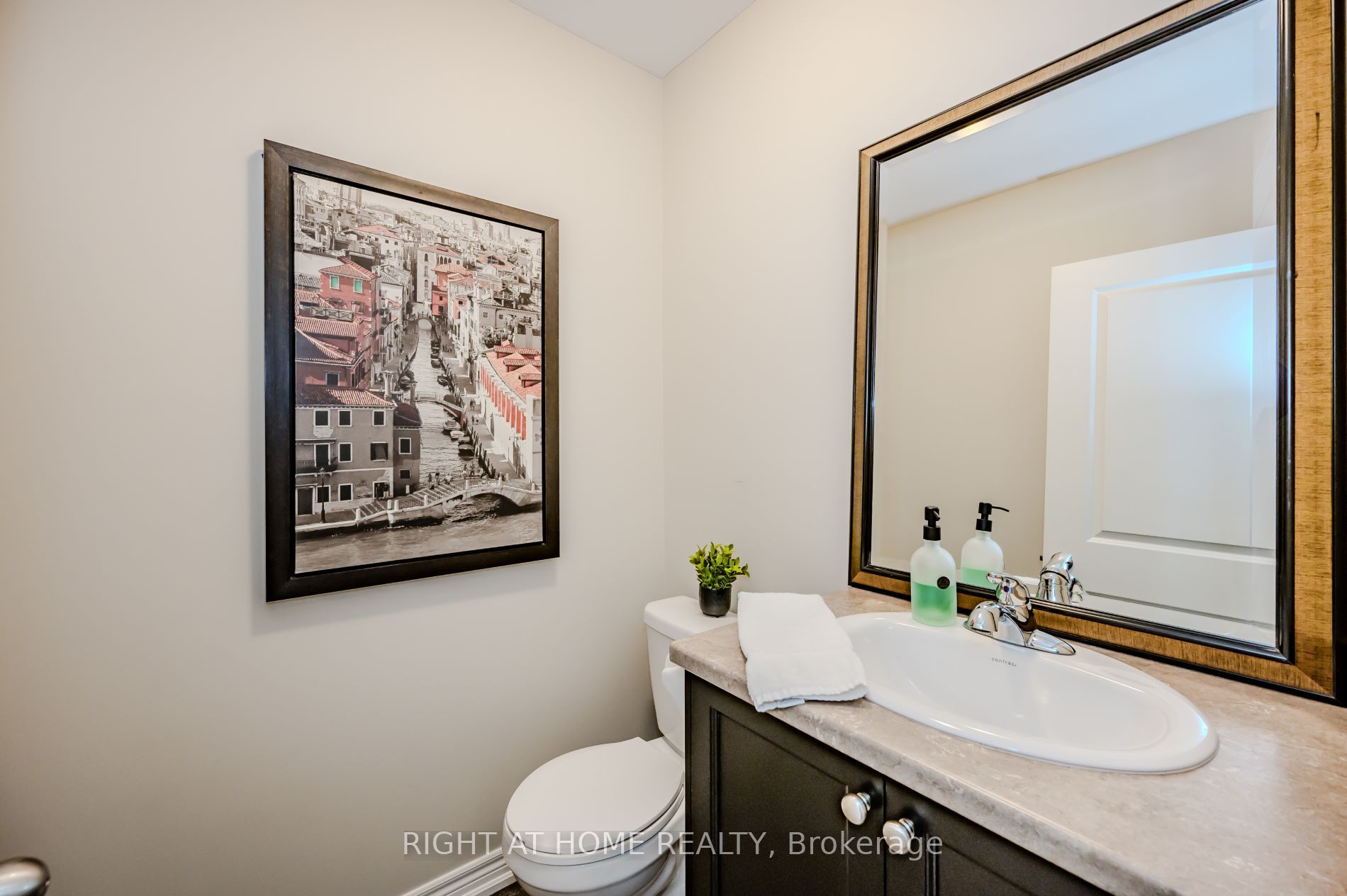 43 Kerman Avenue #9