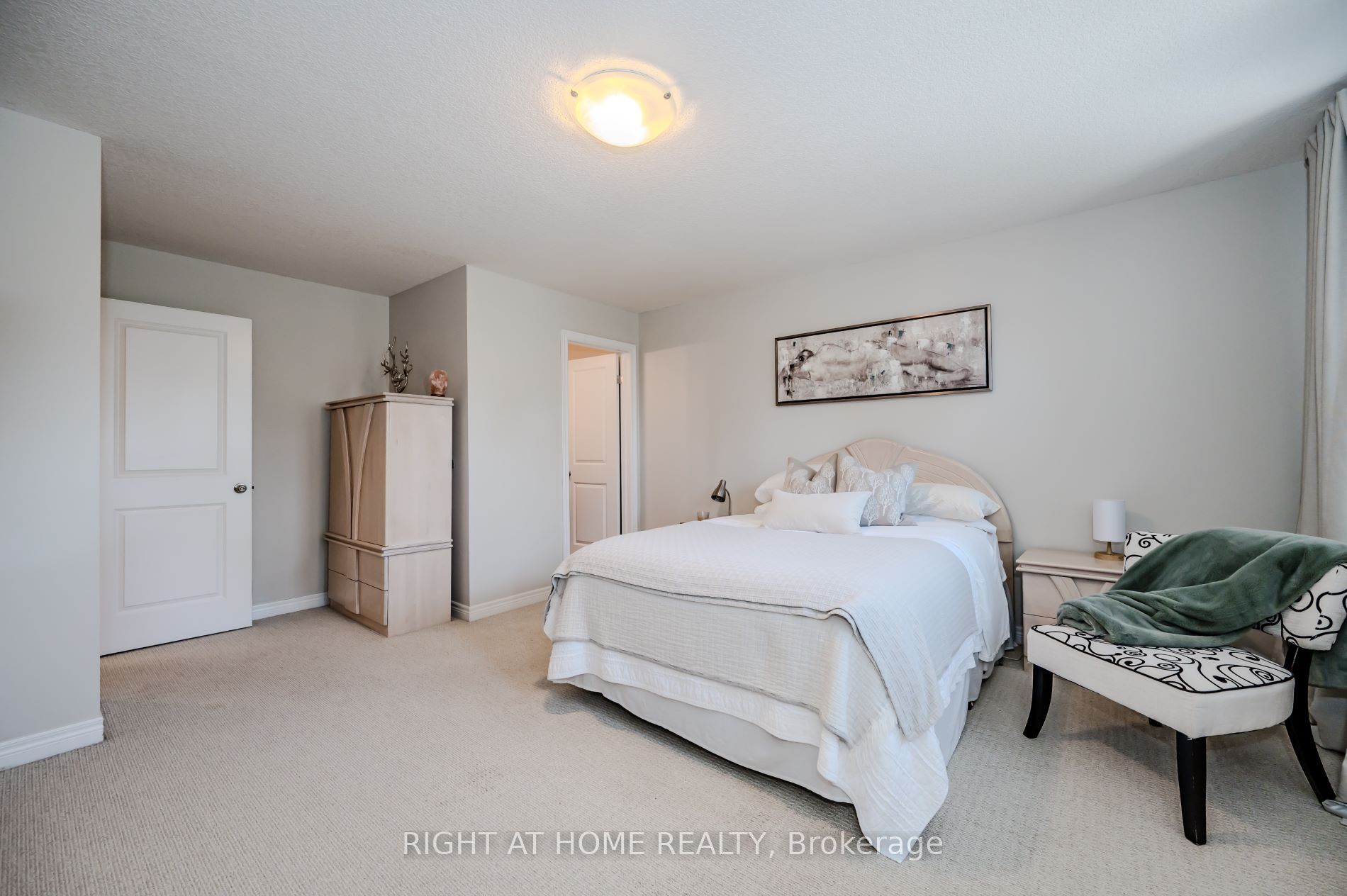 43 Kerman Avenue #9