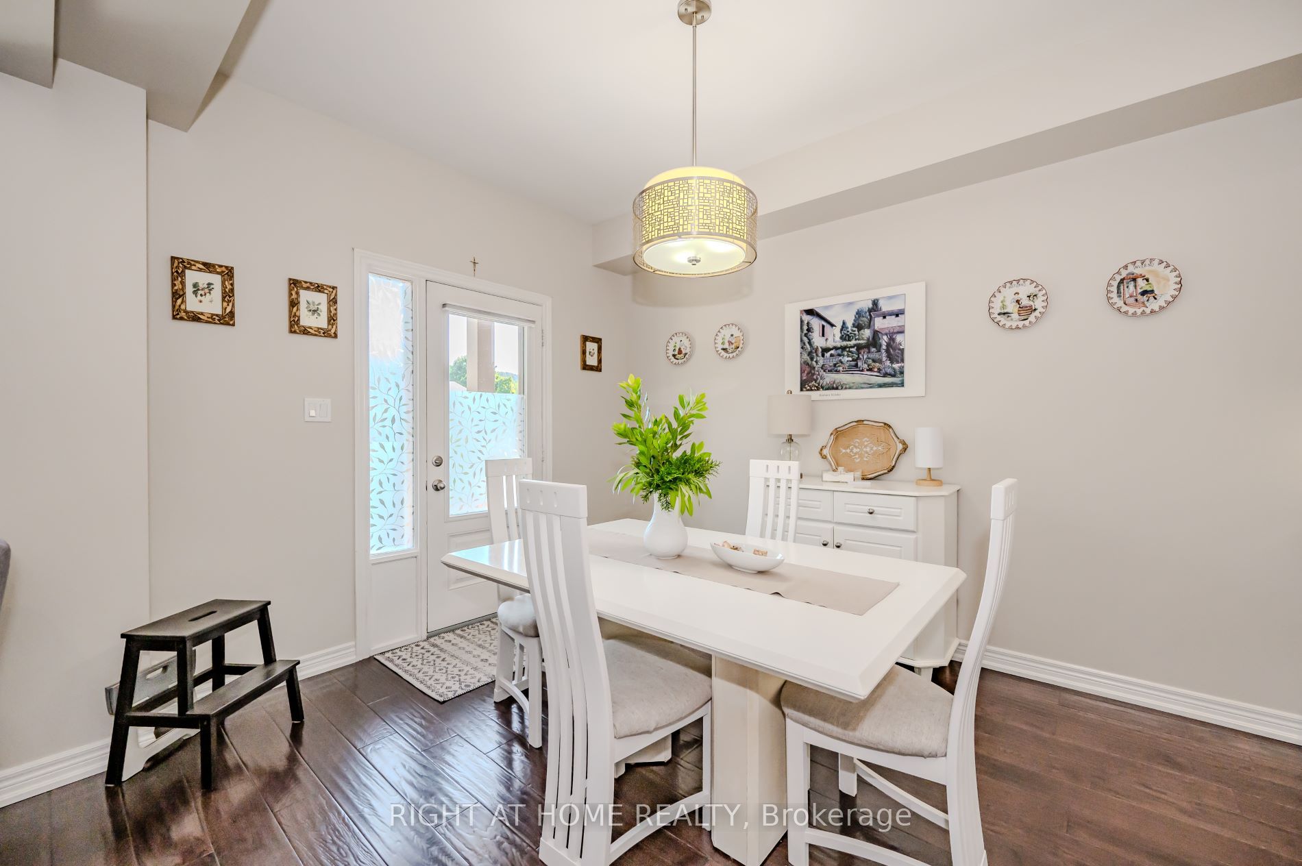 43 Kerman Avenue #9