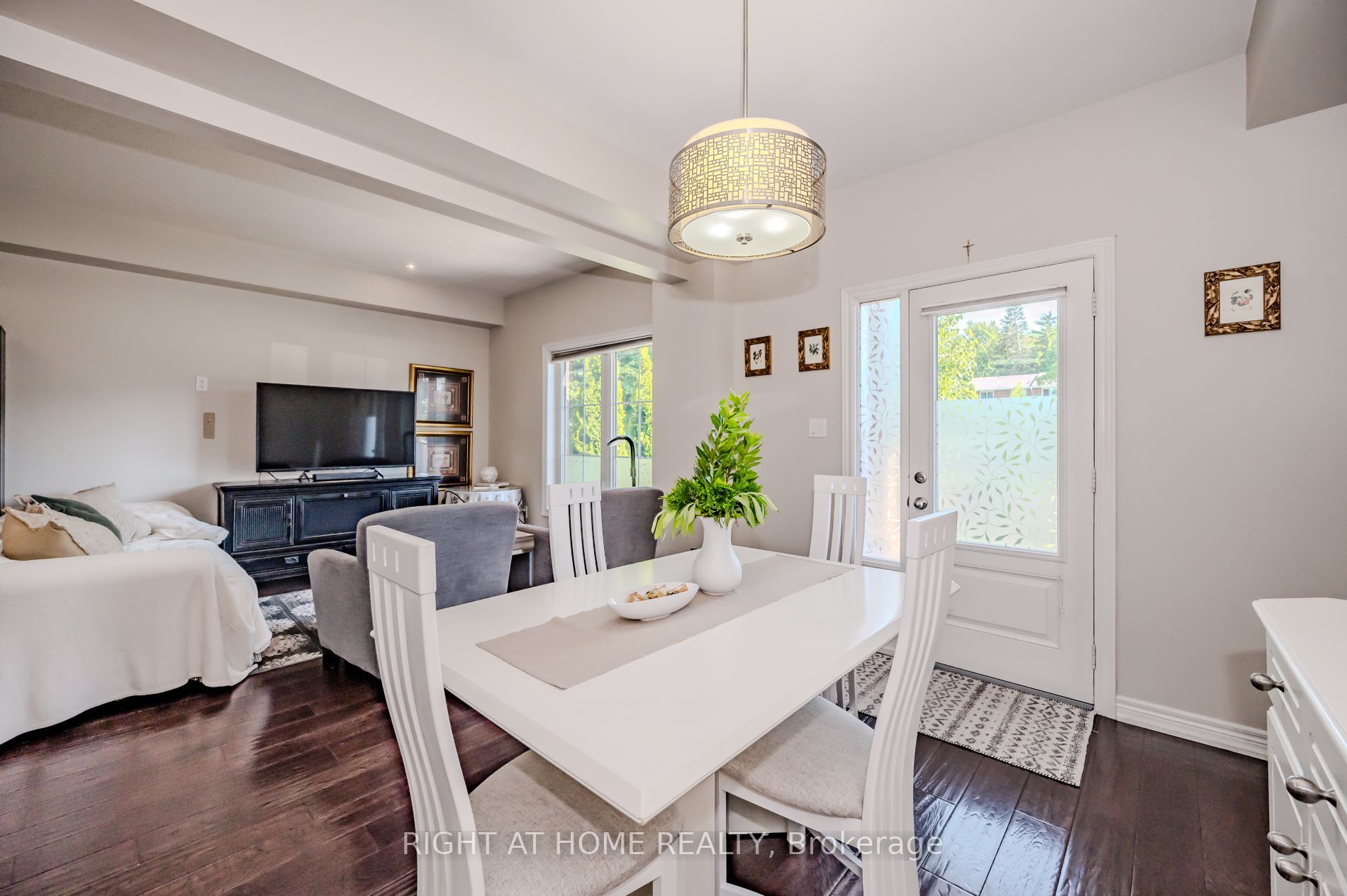 43 Kerman Avenue #9
