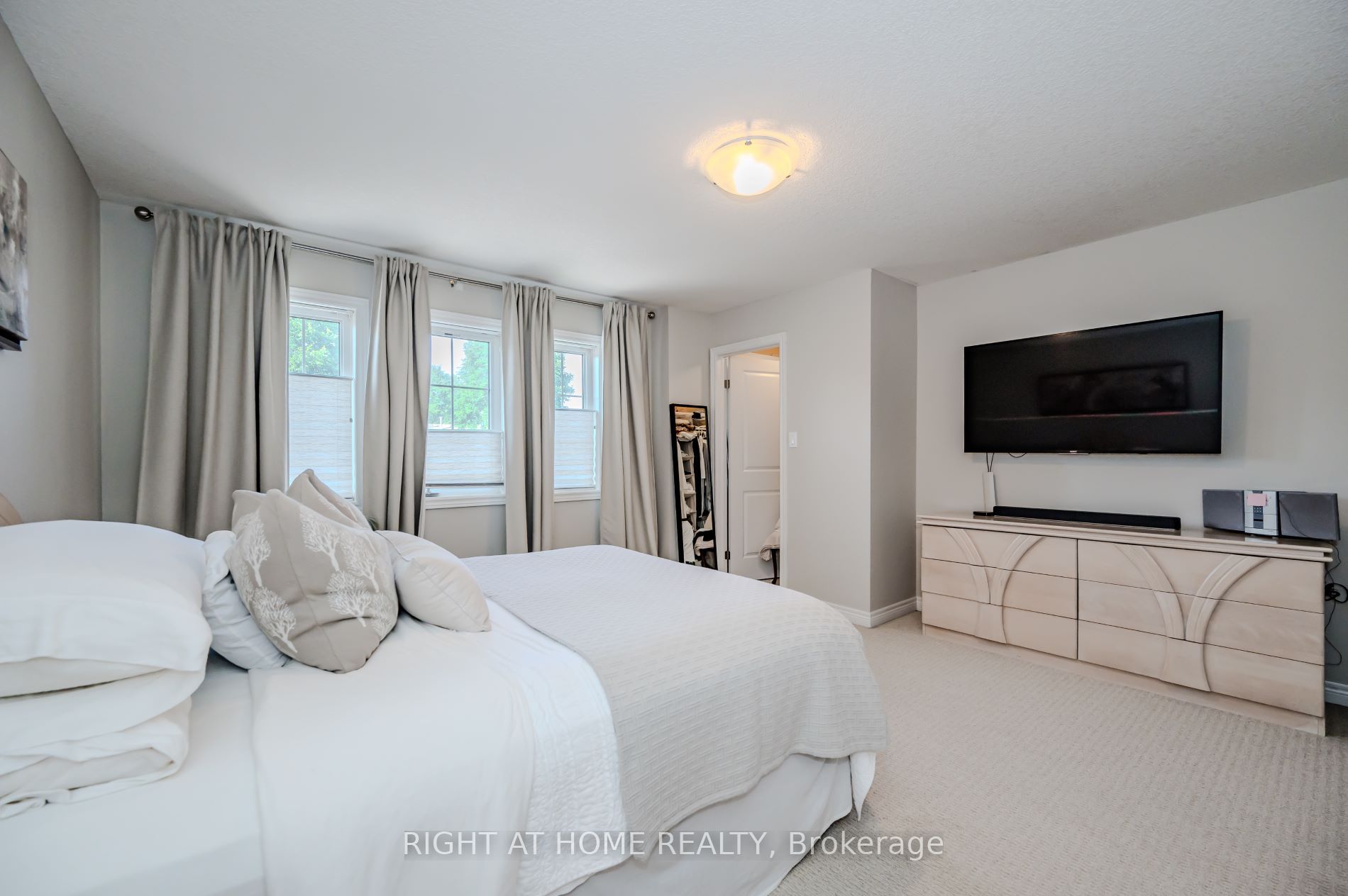 43 Kerman Avenue #9