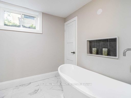 248 Robina Rd