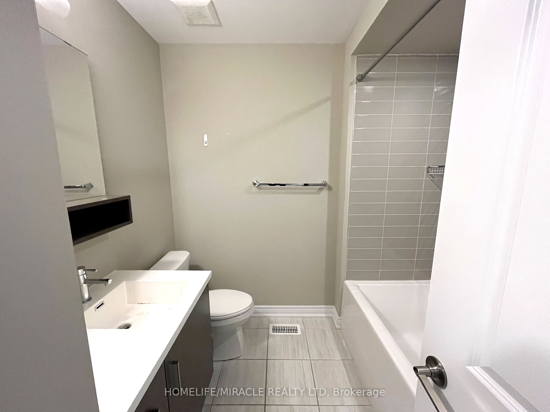 1890 Rymal Rd E, #166