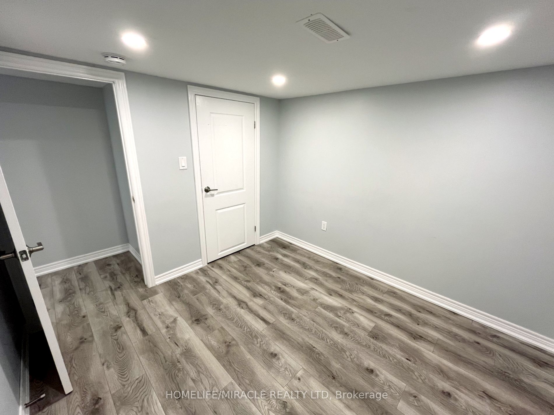 1890 Rymal Rd E, #166