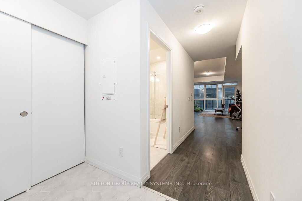 108 Garment St, #404
