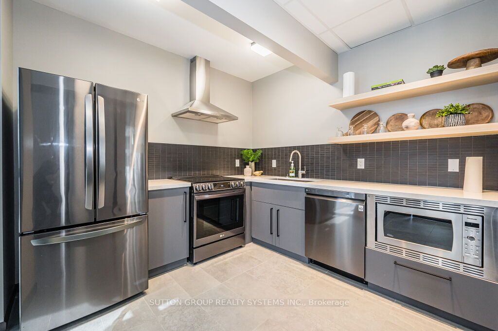 108 Garment St, #404