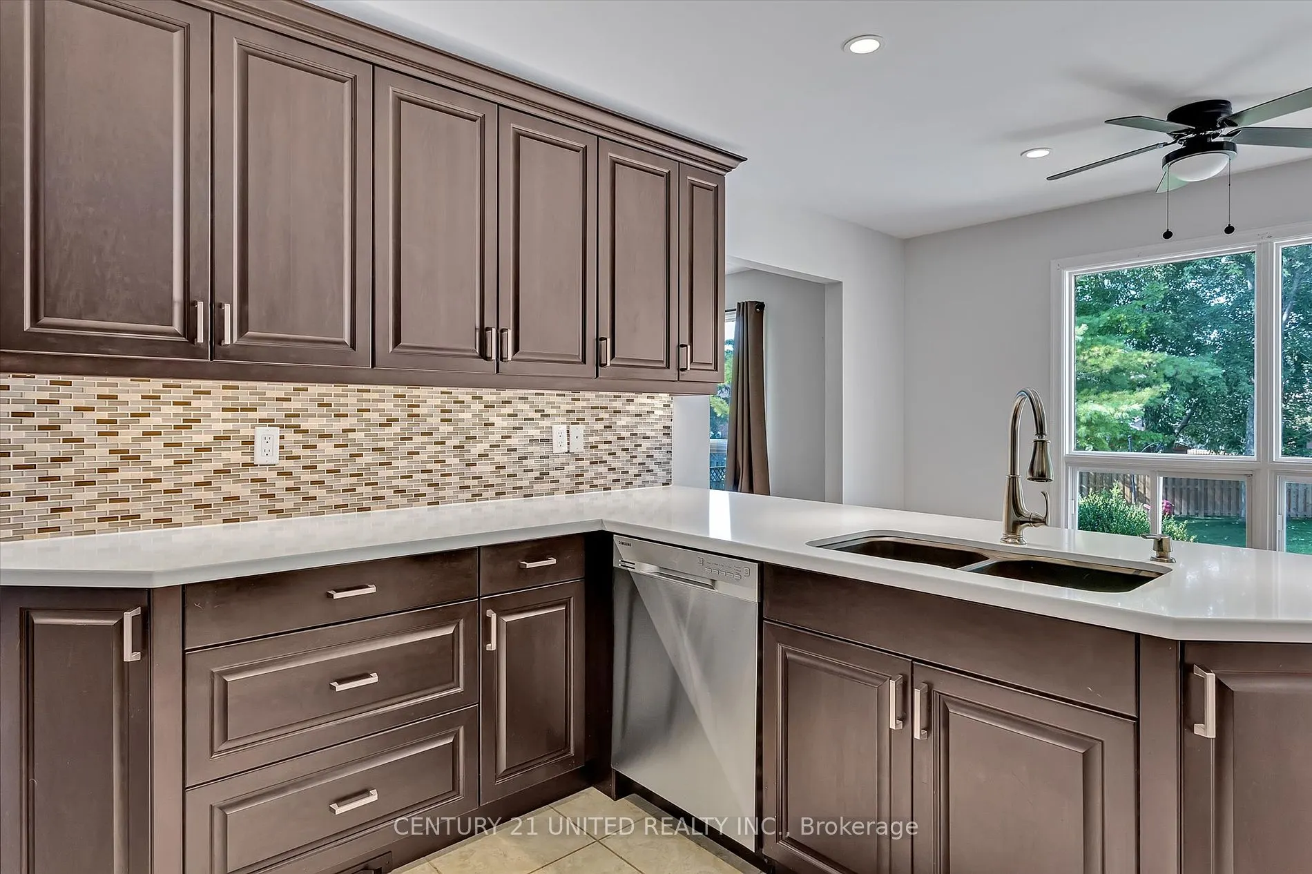 1908 Mapleridge Dr