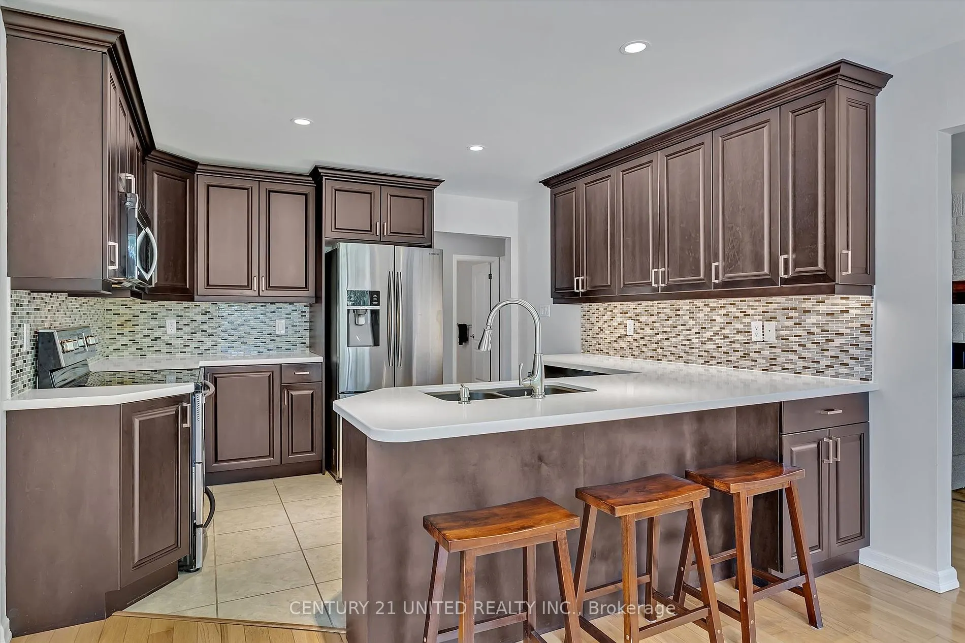 1908 Mapleridge Dr