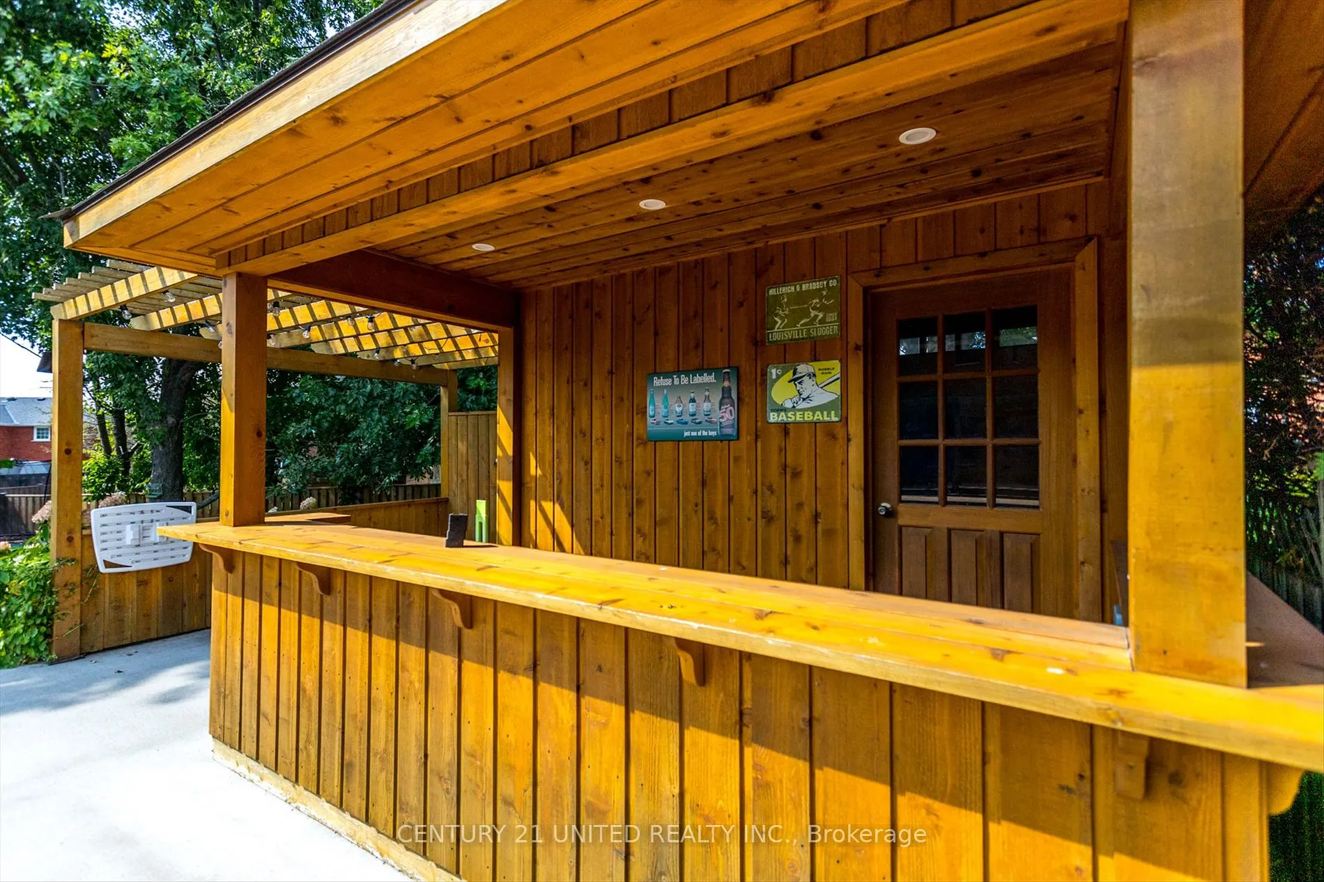 1908 Mapleridge Dr