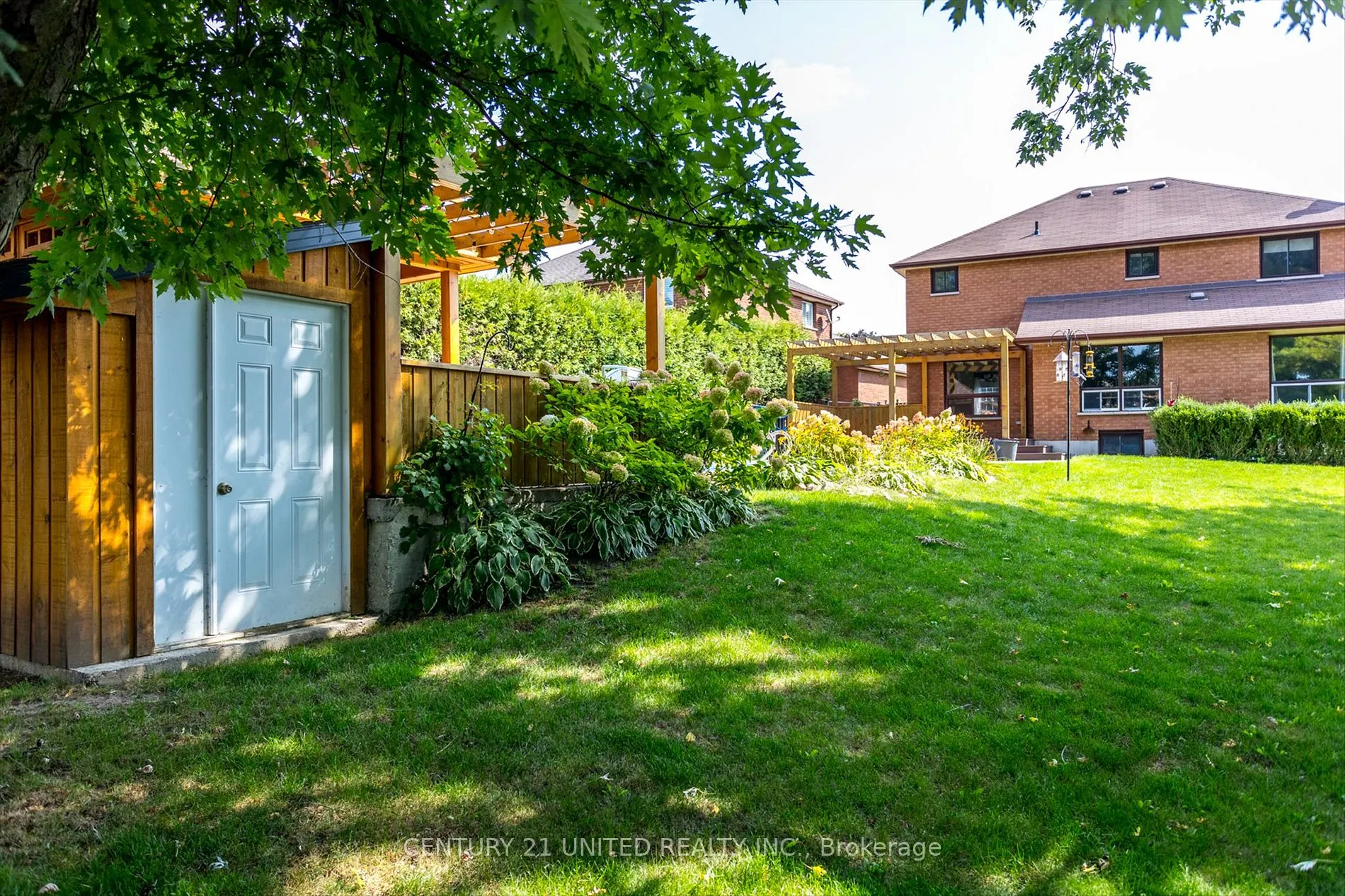 1908 Mapleridge Dr