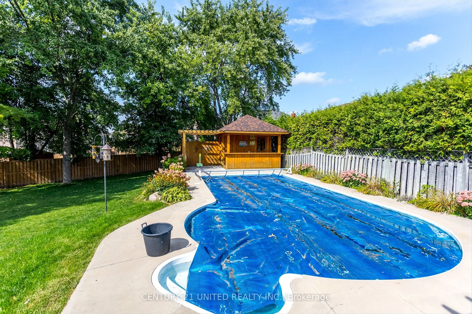 1908 Mapleridge Dr
