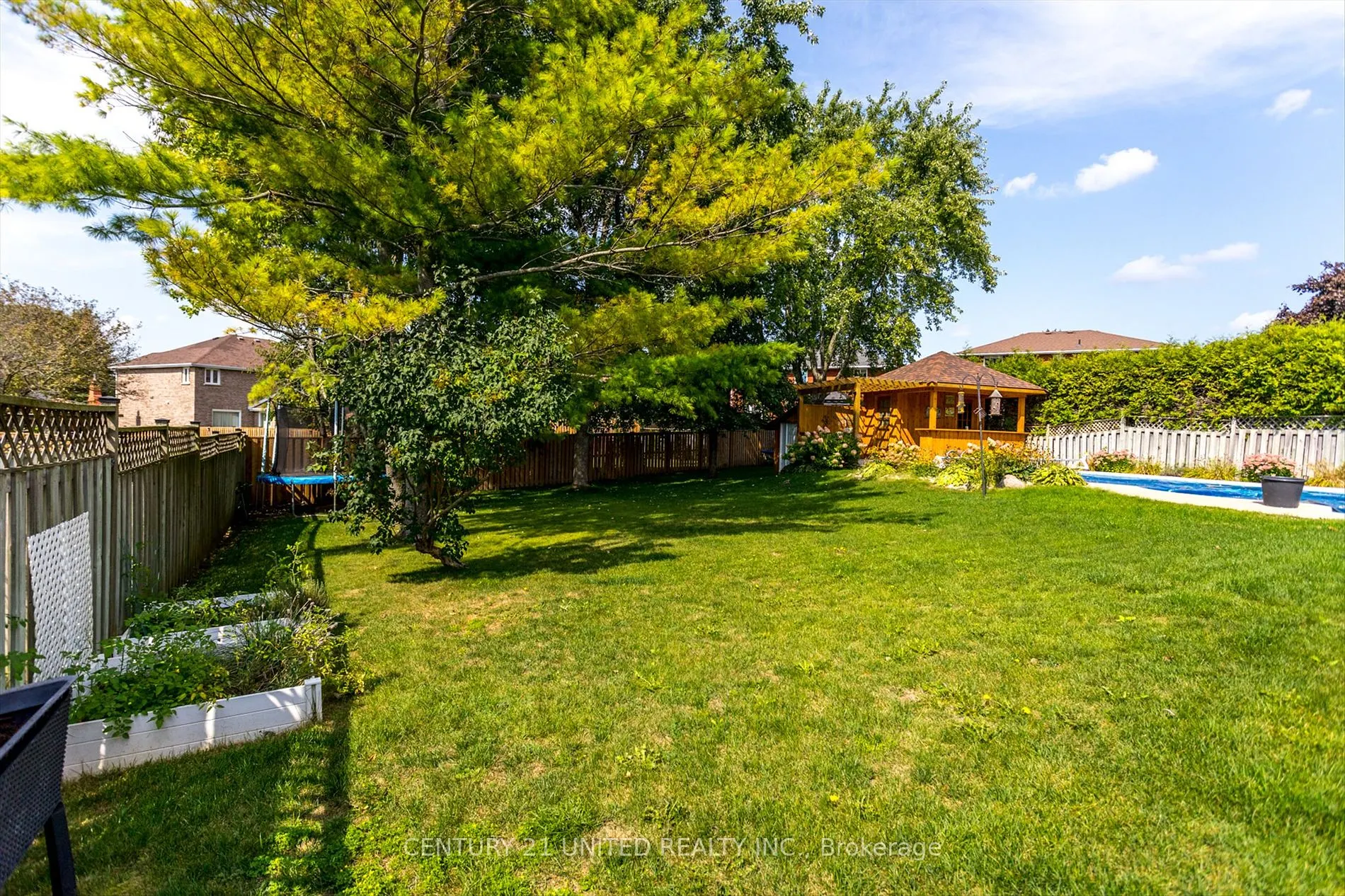 1908 Mapleridge Dr