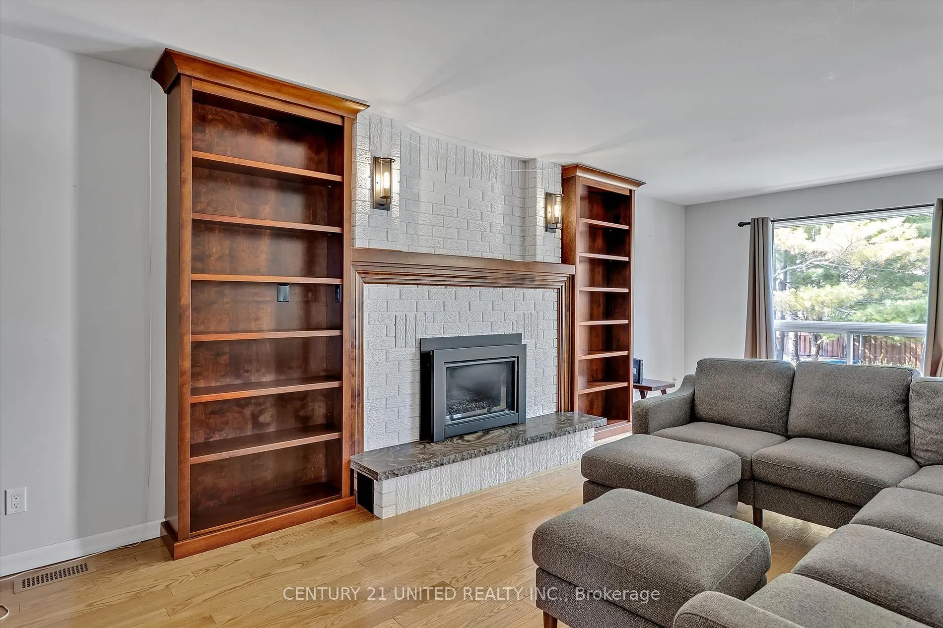 1908 Mapleridge Dr