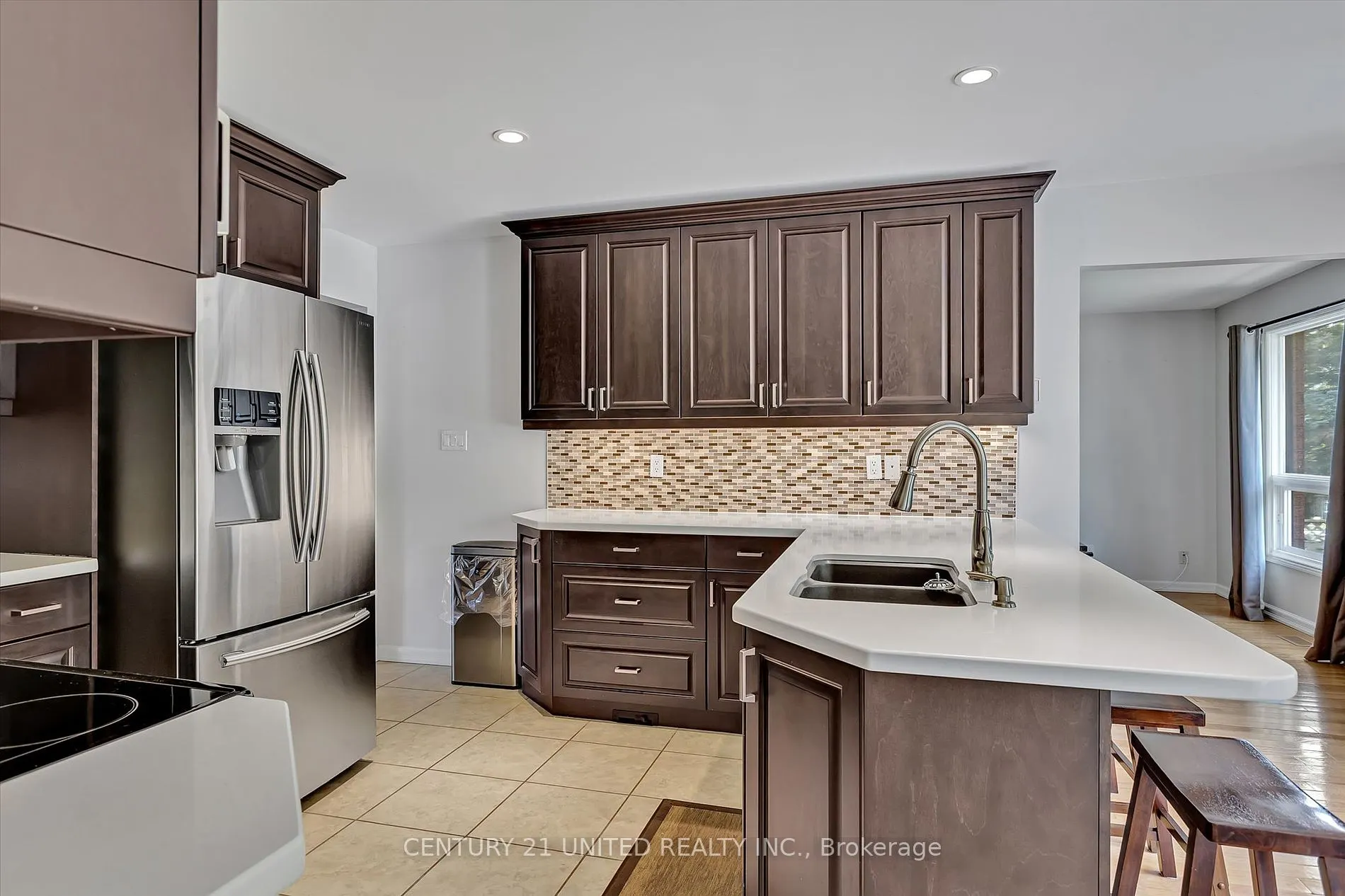 1908 Mapleridge Dr