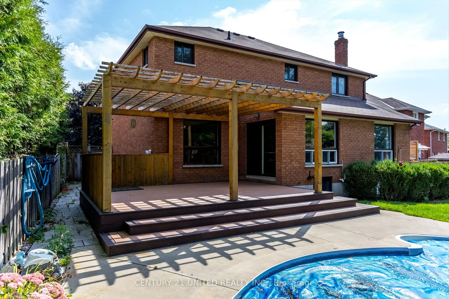 1908 Mapleridge Dr