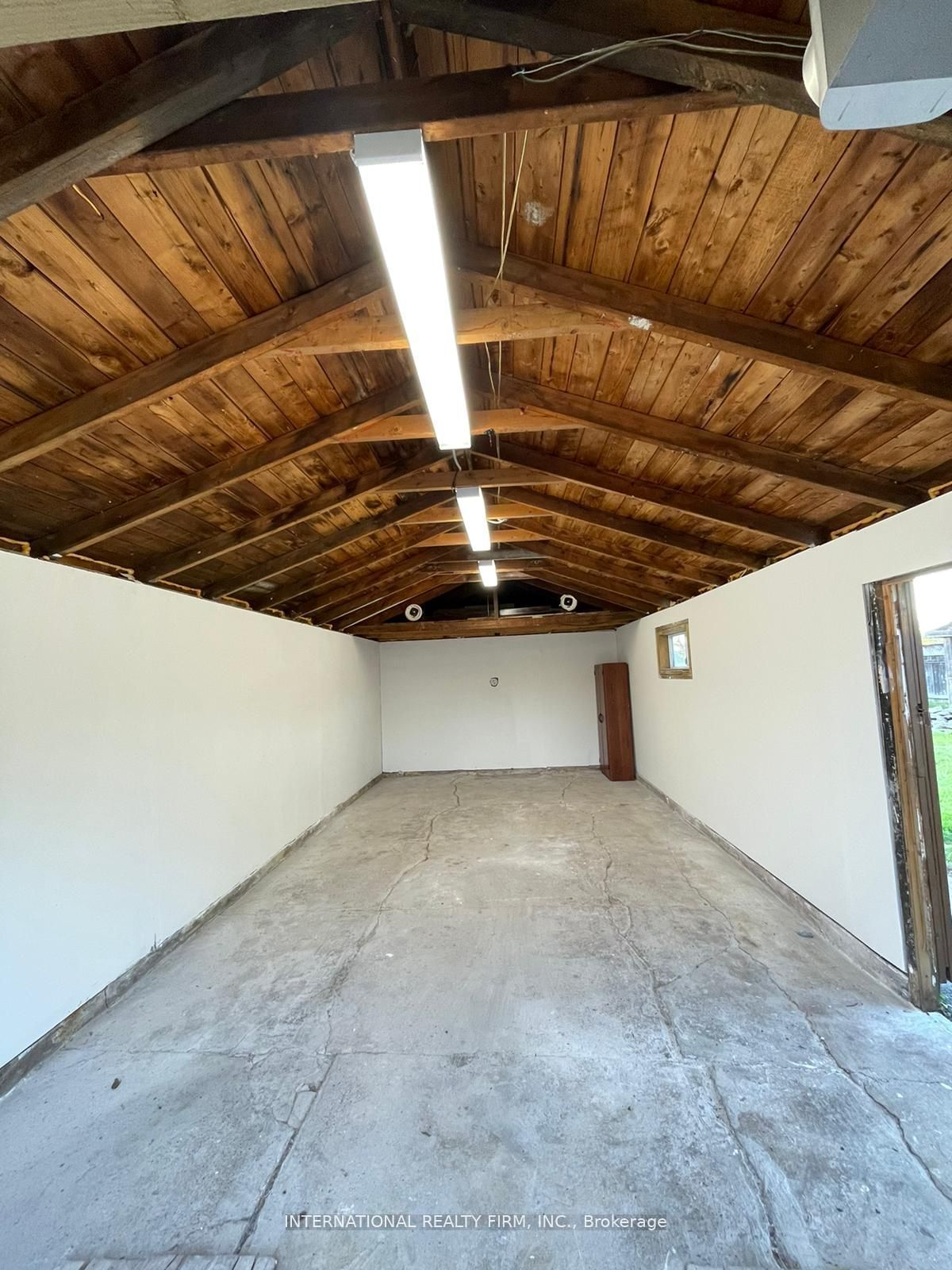 235 MILLEN Rd
