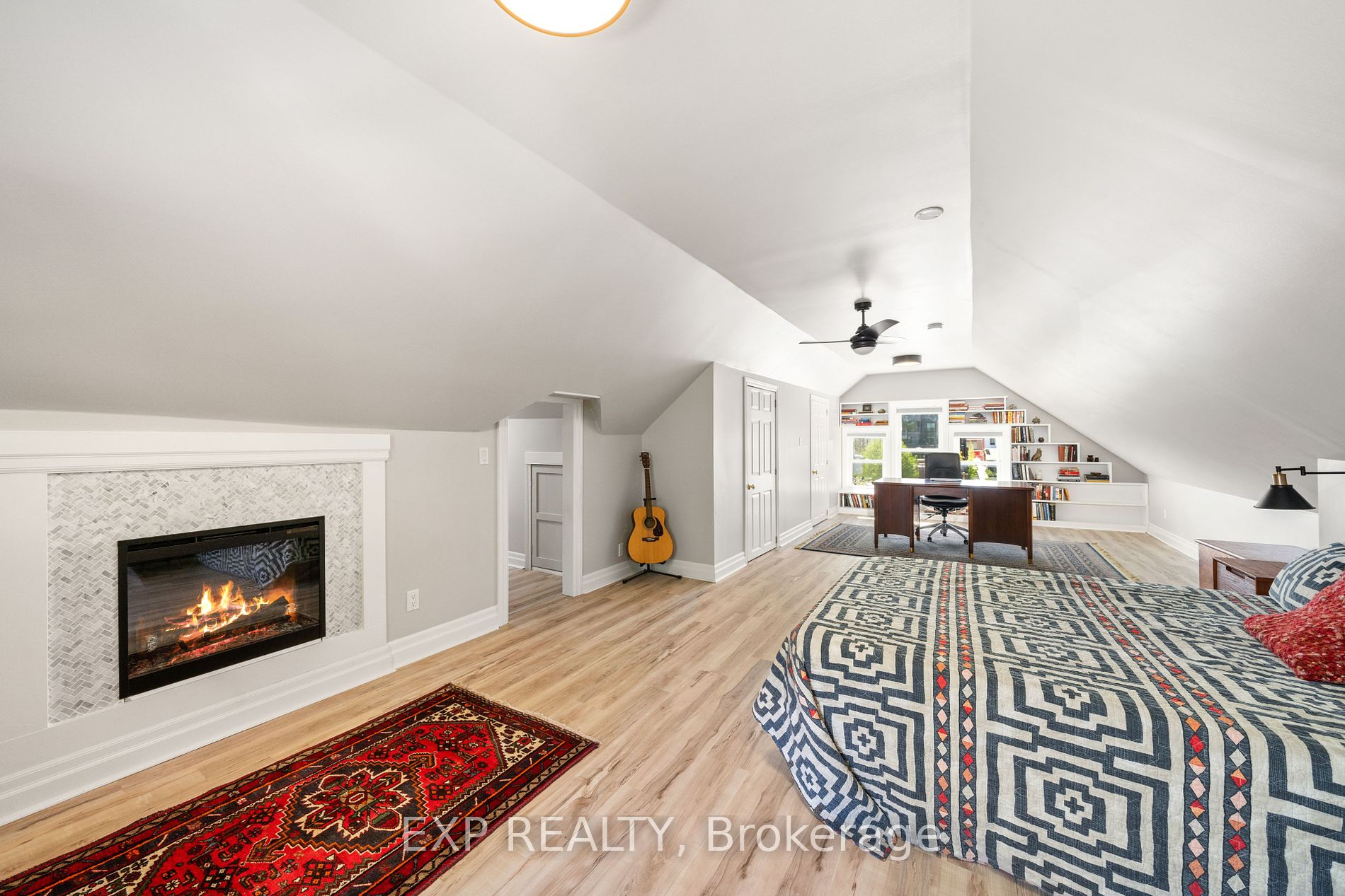 71 King St