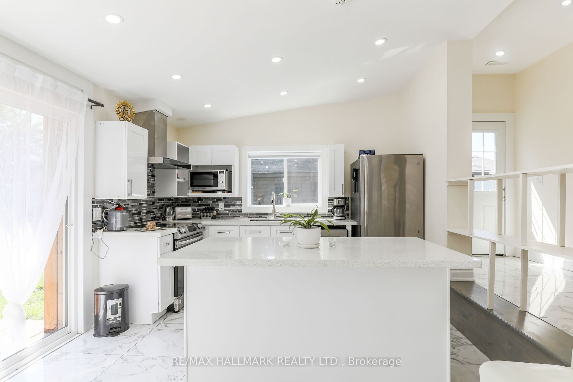 21 Shirley Anne Drive S