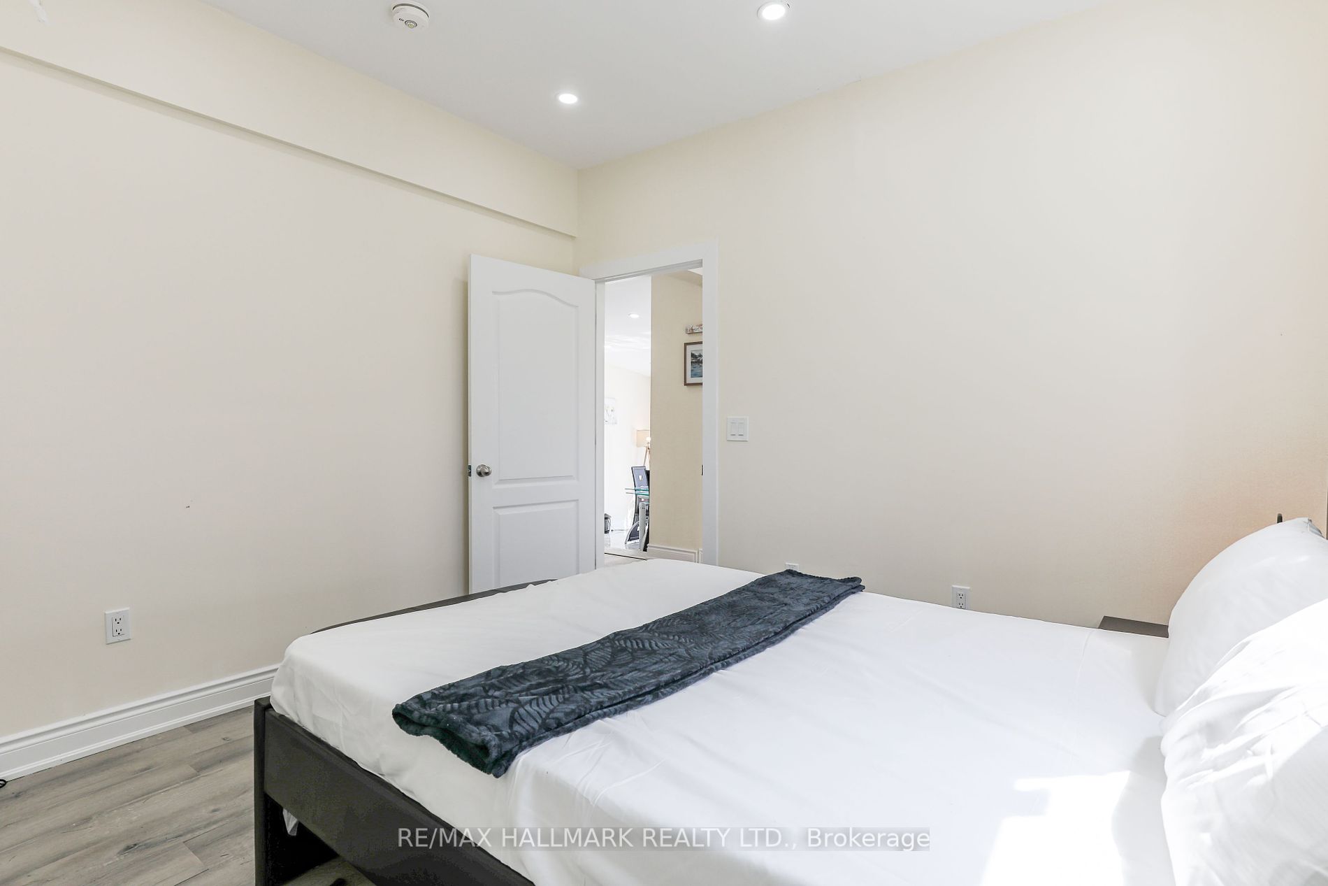 21 Shirley Anne Drive S