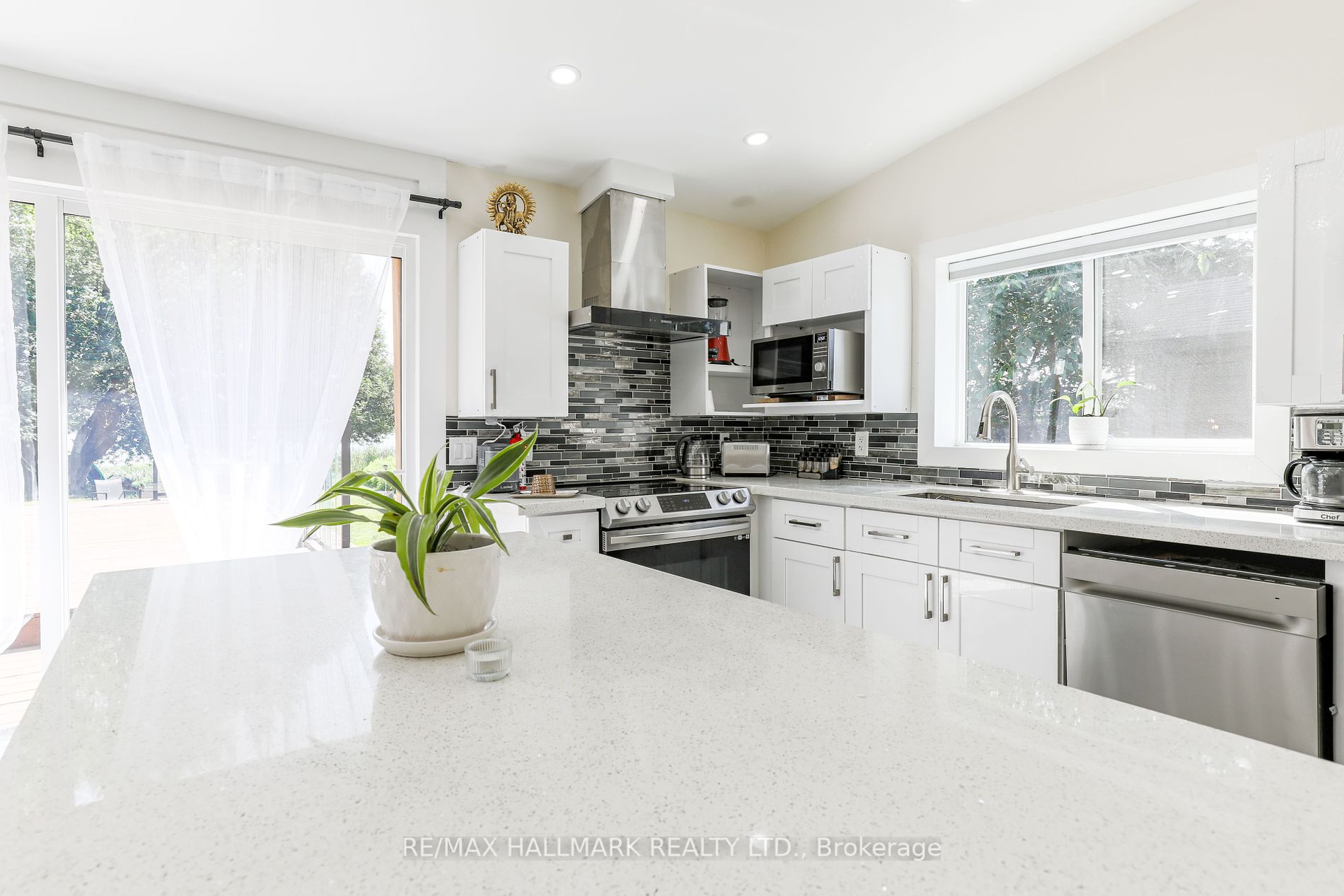 21 Shirley Anne Drive S