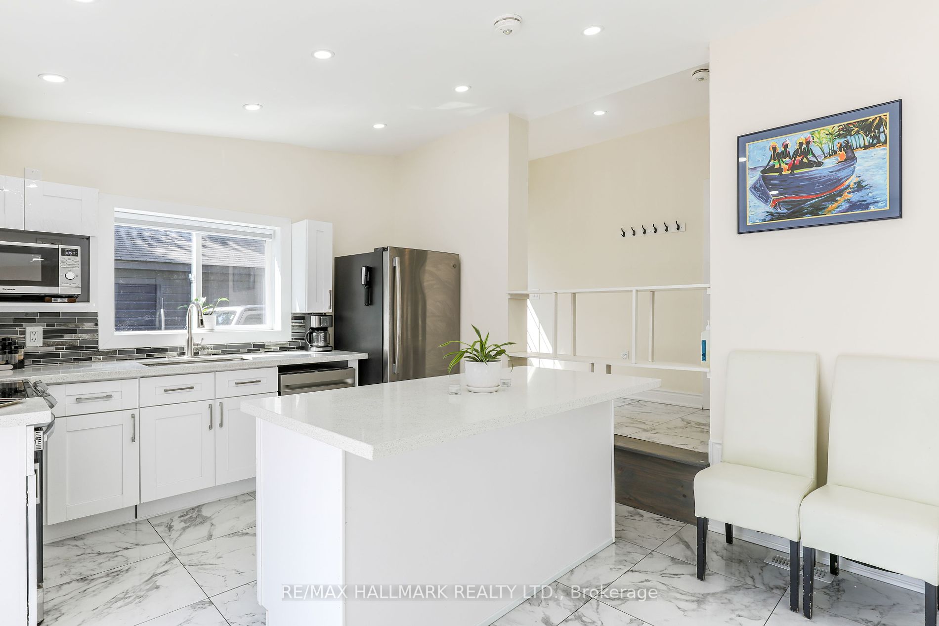21 Shirley Anne Drive S