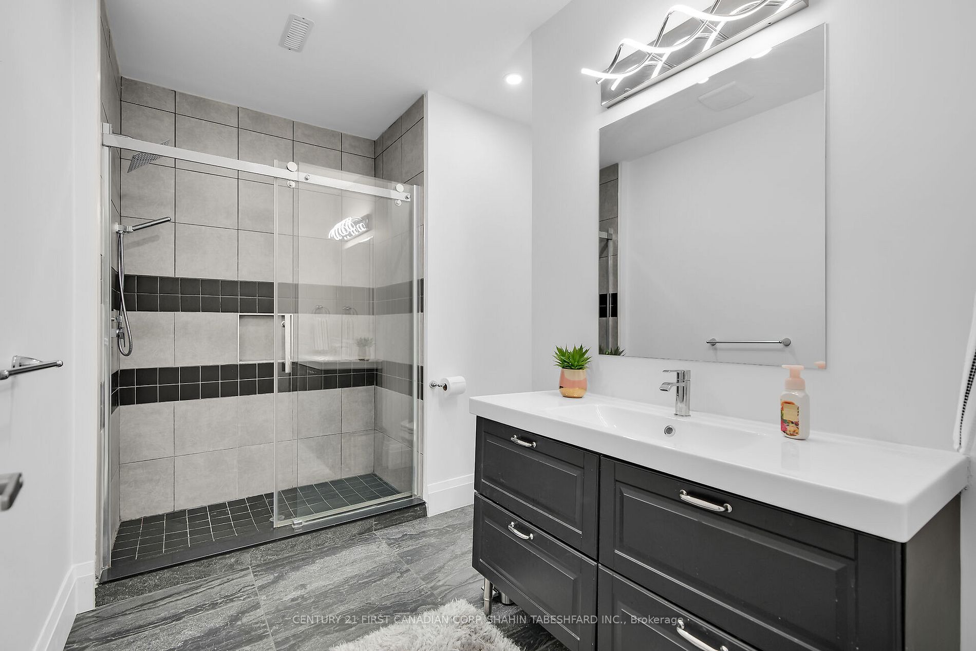 2226 Callingham Dr