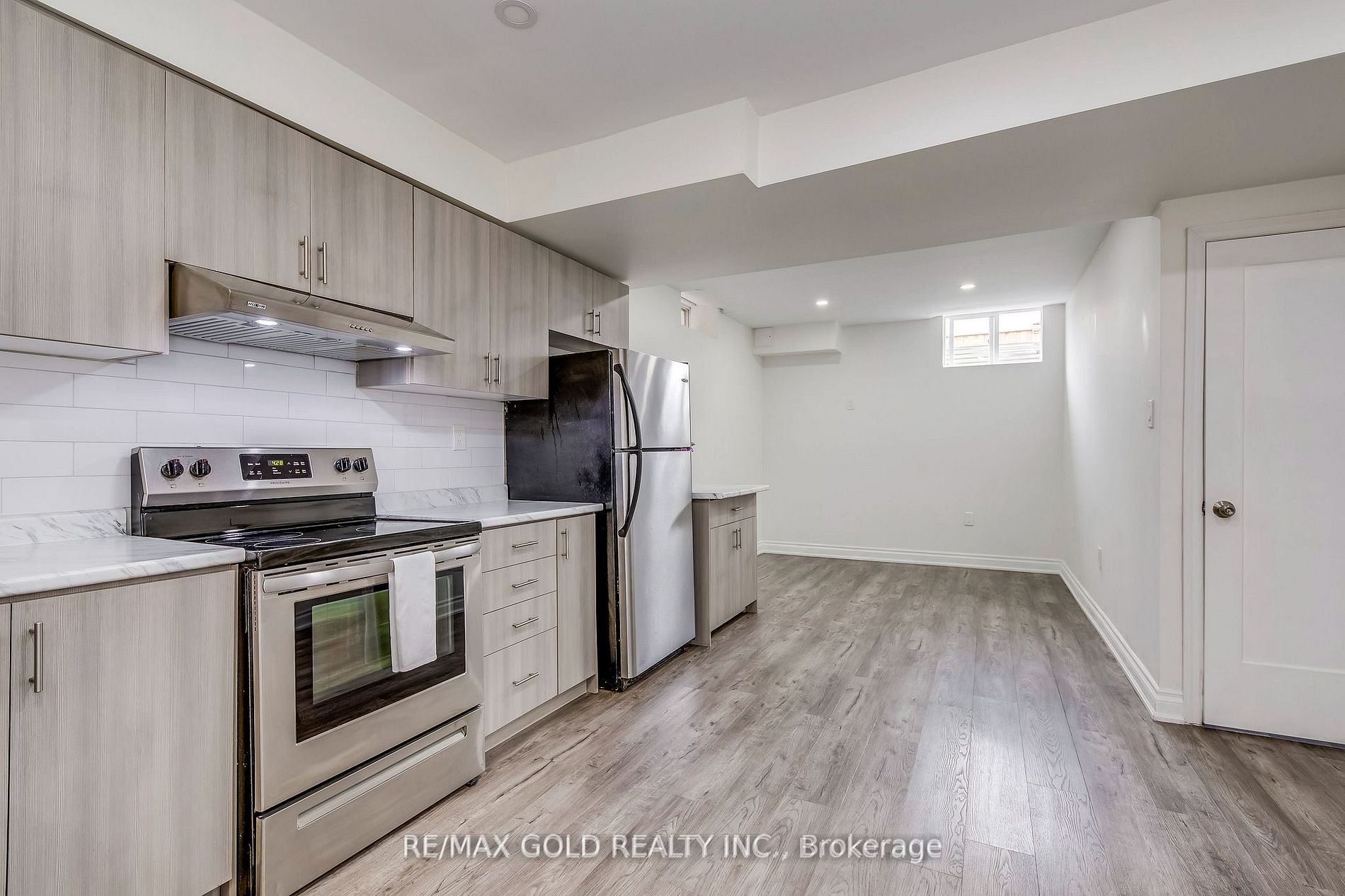 46 Whistler St