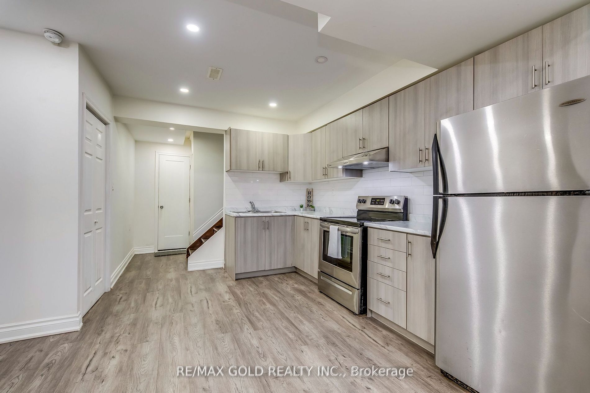 46 Whistler St