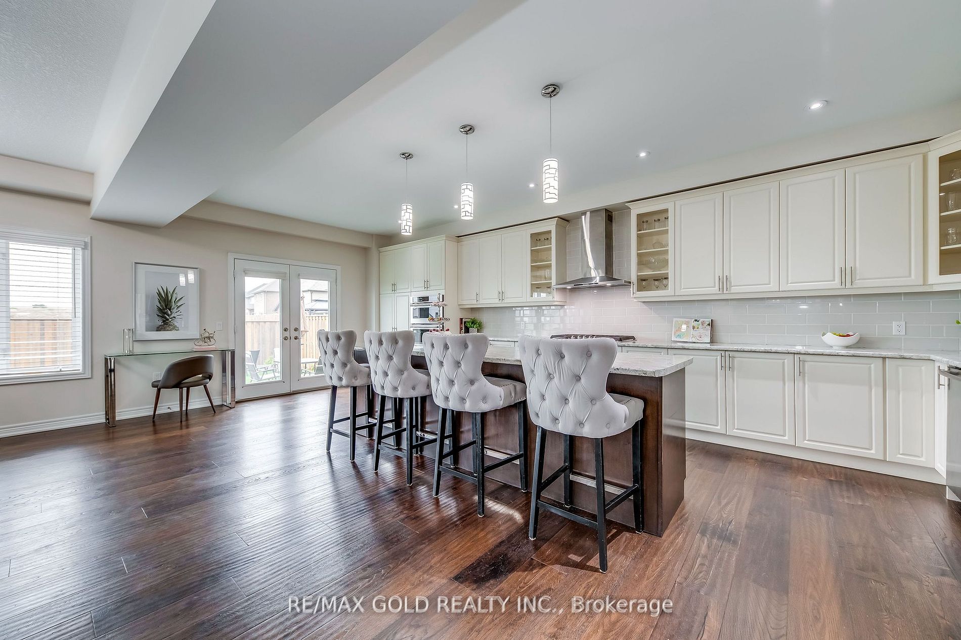 46 Whistler St