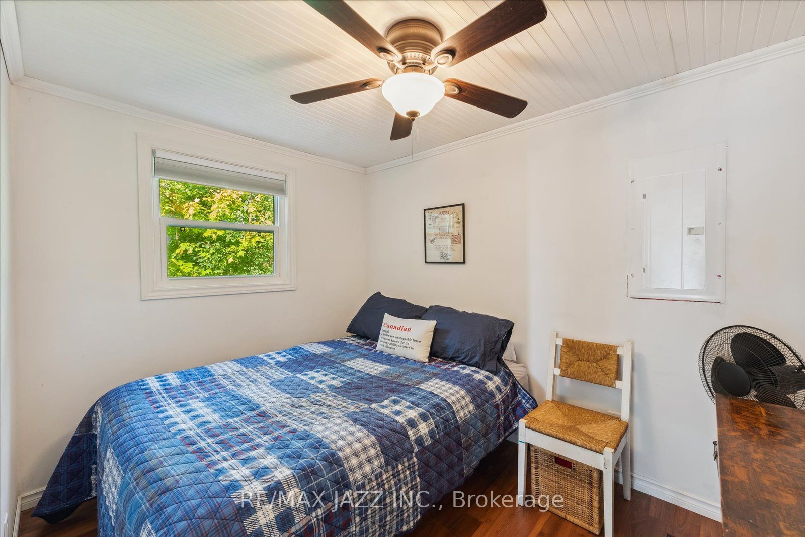 33 Hillcrest Ave