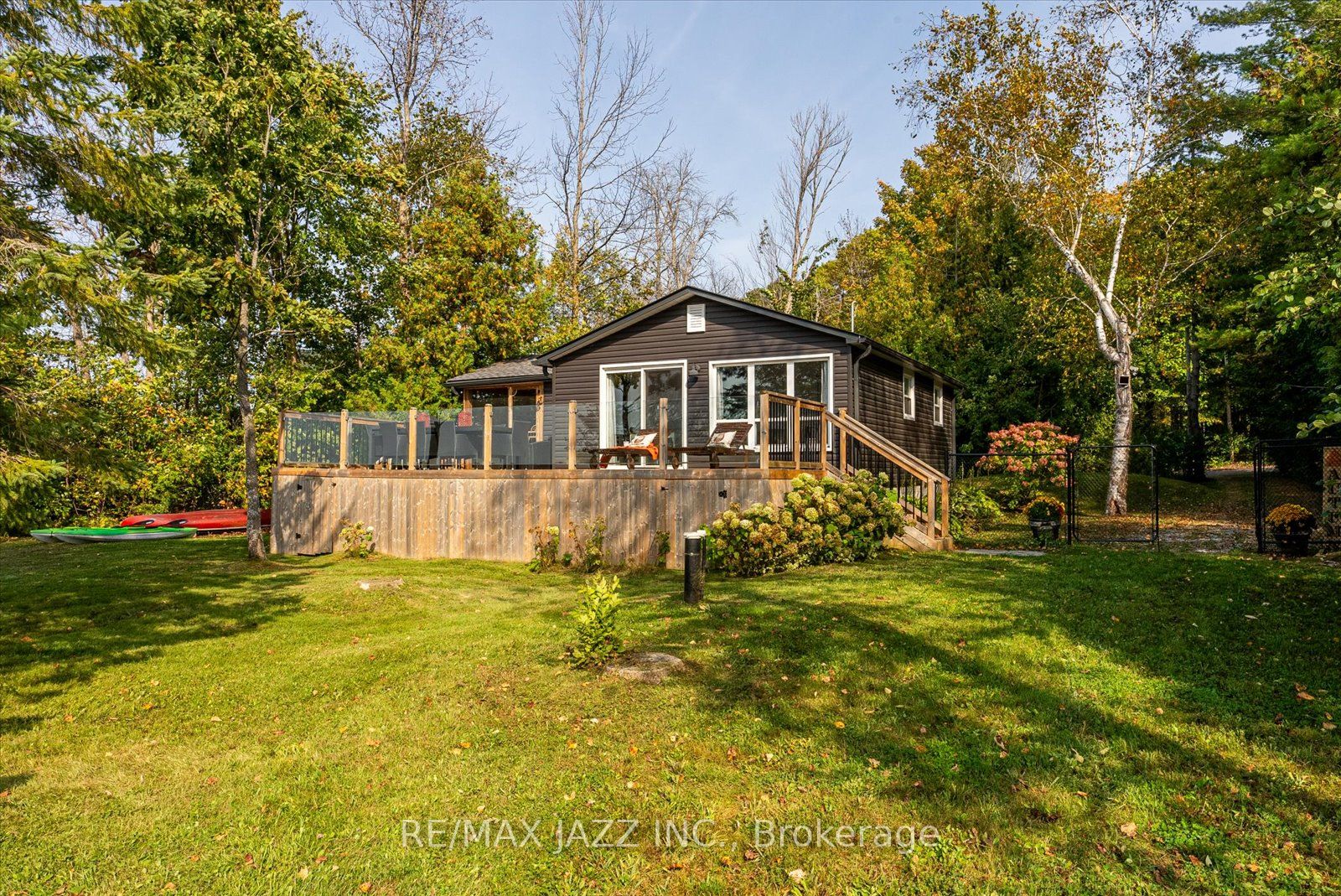 33 Hillcrest Ave