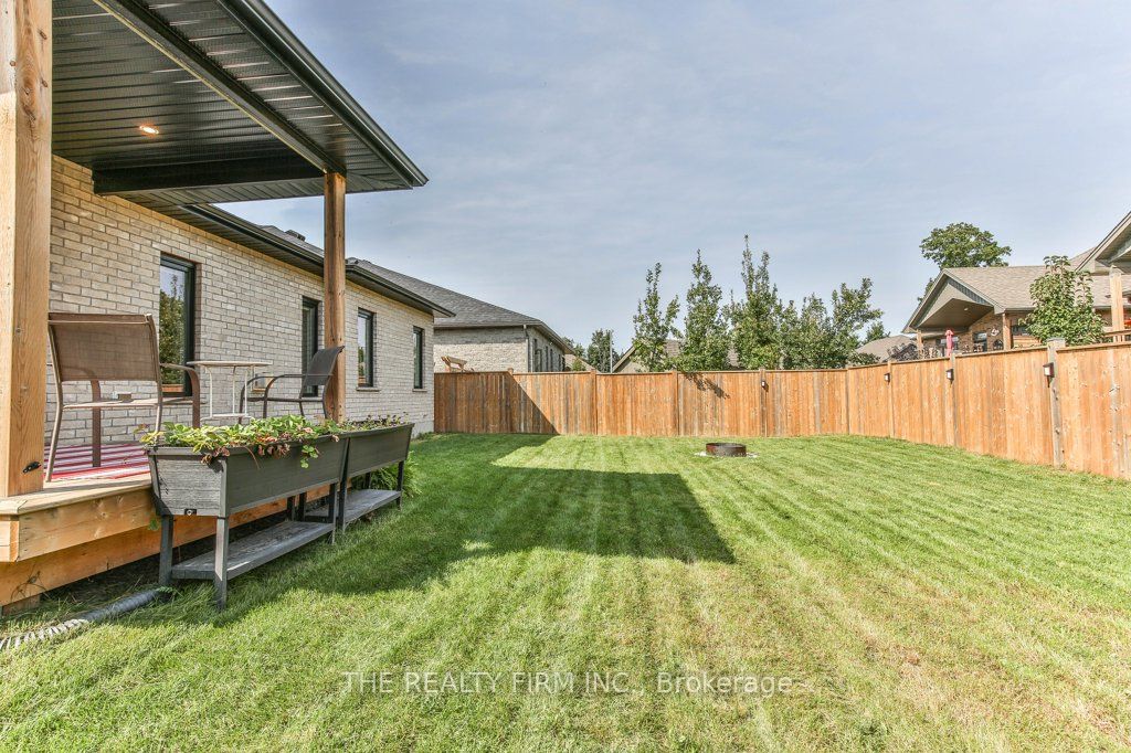 153 Collins Way