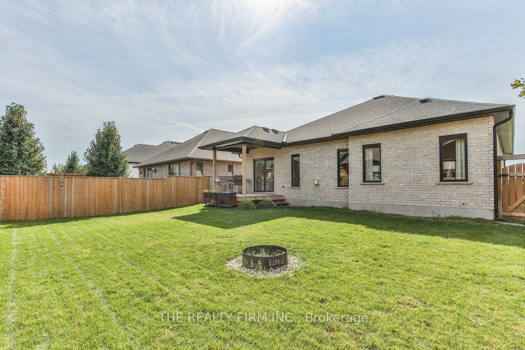 153 Collins Way