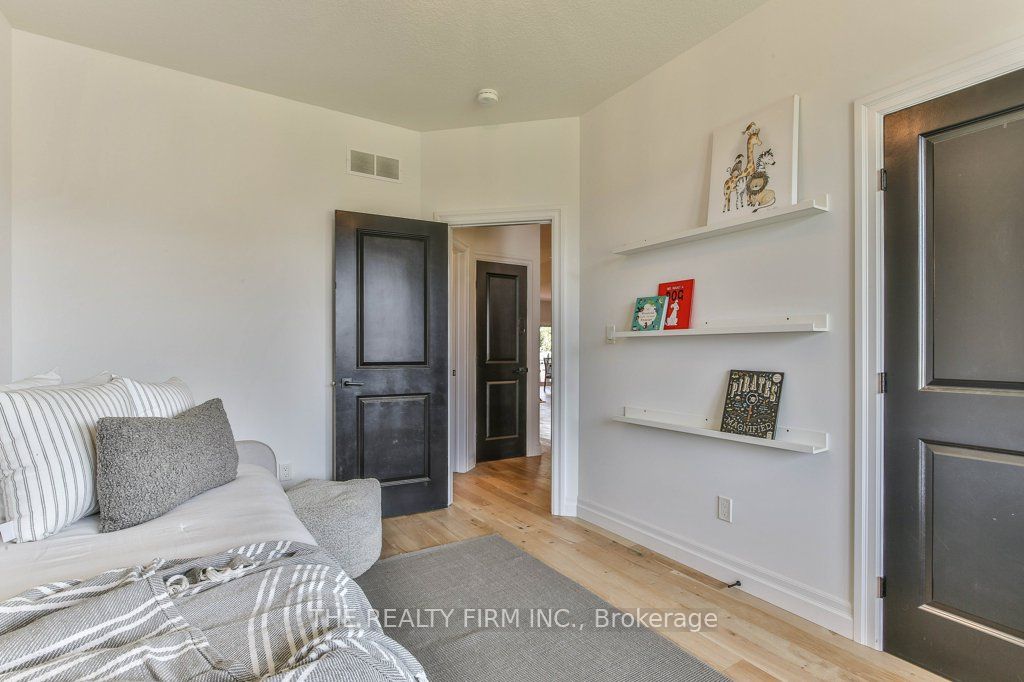 153 Collins Way