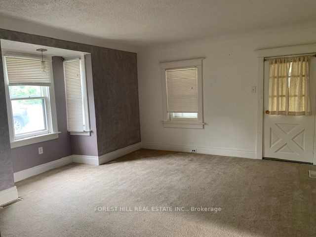 18 Phelps St
