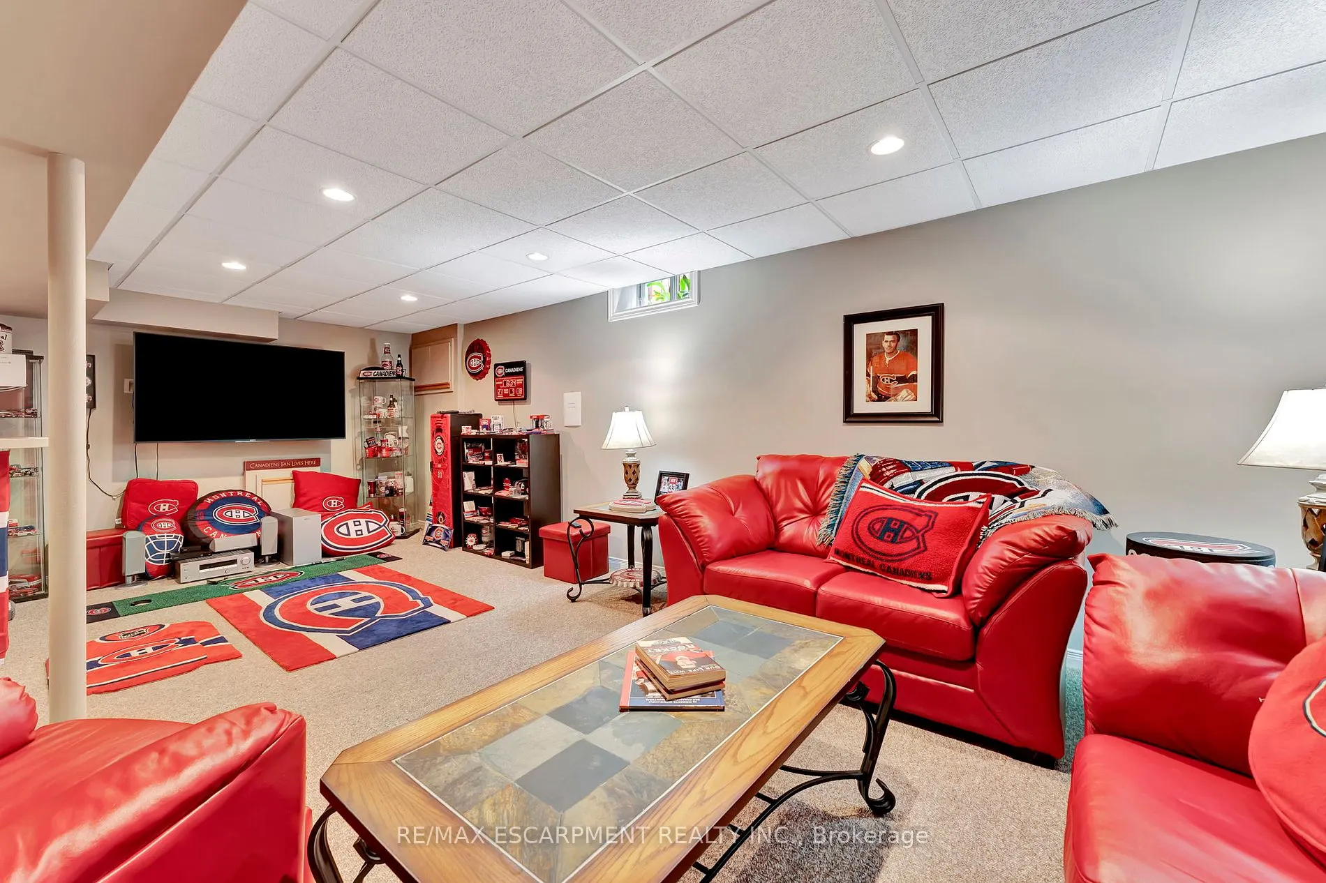 19 Falconridge Dr
