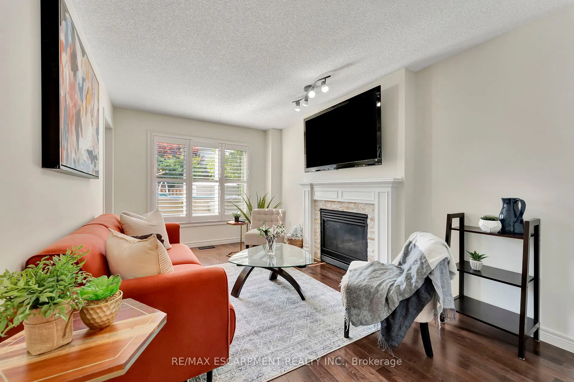 19 Falconridge Dr