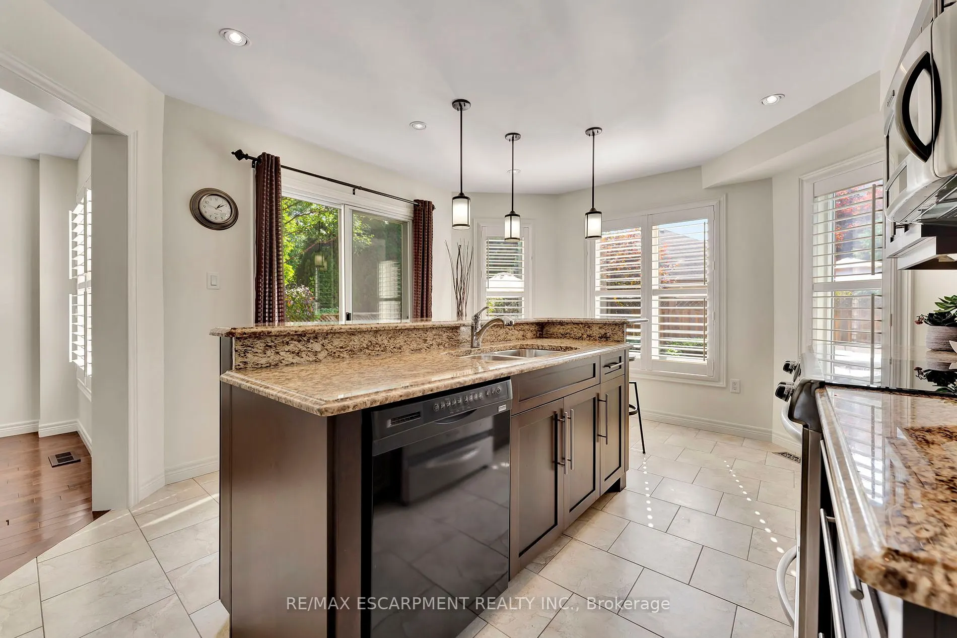 19 Falconridge Dr