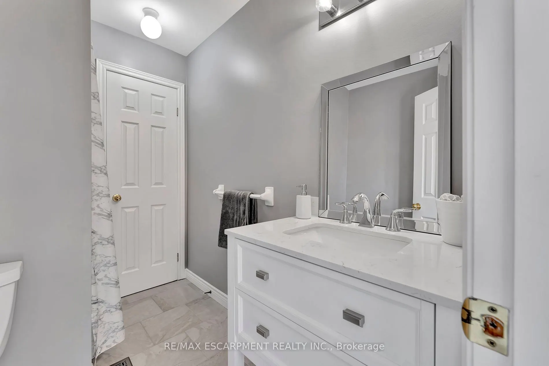 19 Falconridge Dr